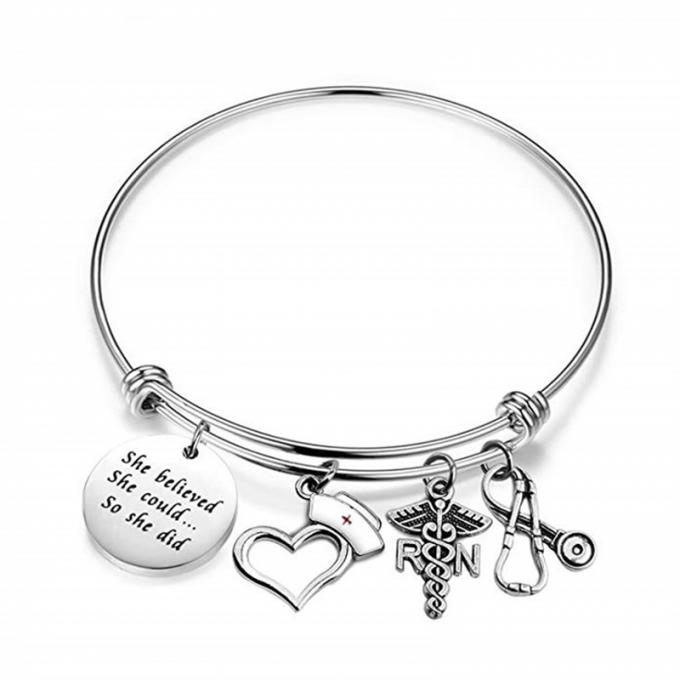 Mode 	 Frauen-Armband-Goldarmband-Buchstabe-Armband ringsum hängende Armband-Frauen