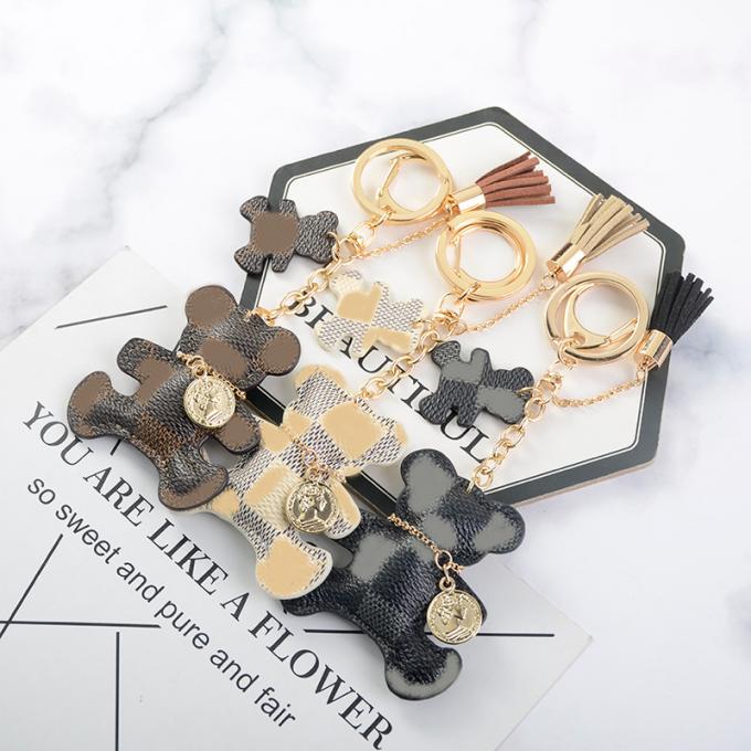 Lederne Bärn-Hundeschlüsselkette hängende Großhandelstasche verziert Zusätze Diamond Bear Keychain Keychains für Frauen