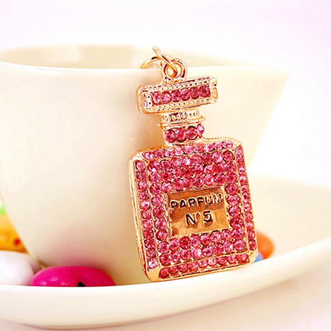 Kreatives Diamant-verziertes Damen-Parfümflascheschlüsselkette weibliches Taschen-Zusatz-Bergkristall-Metall Crystal Keychain