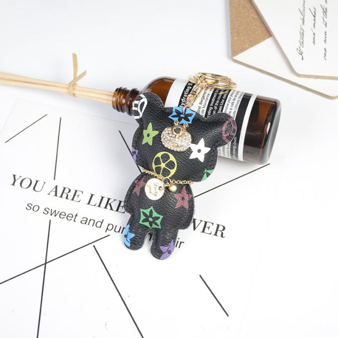 Lederne Bärn-Hundeschlüsselkette hängende Großhandelstasche verziert Zusätze Diamond Bear Keychain Keychains für Frauen